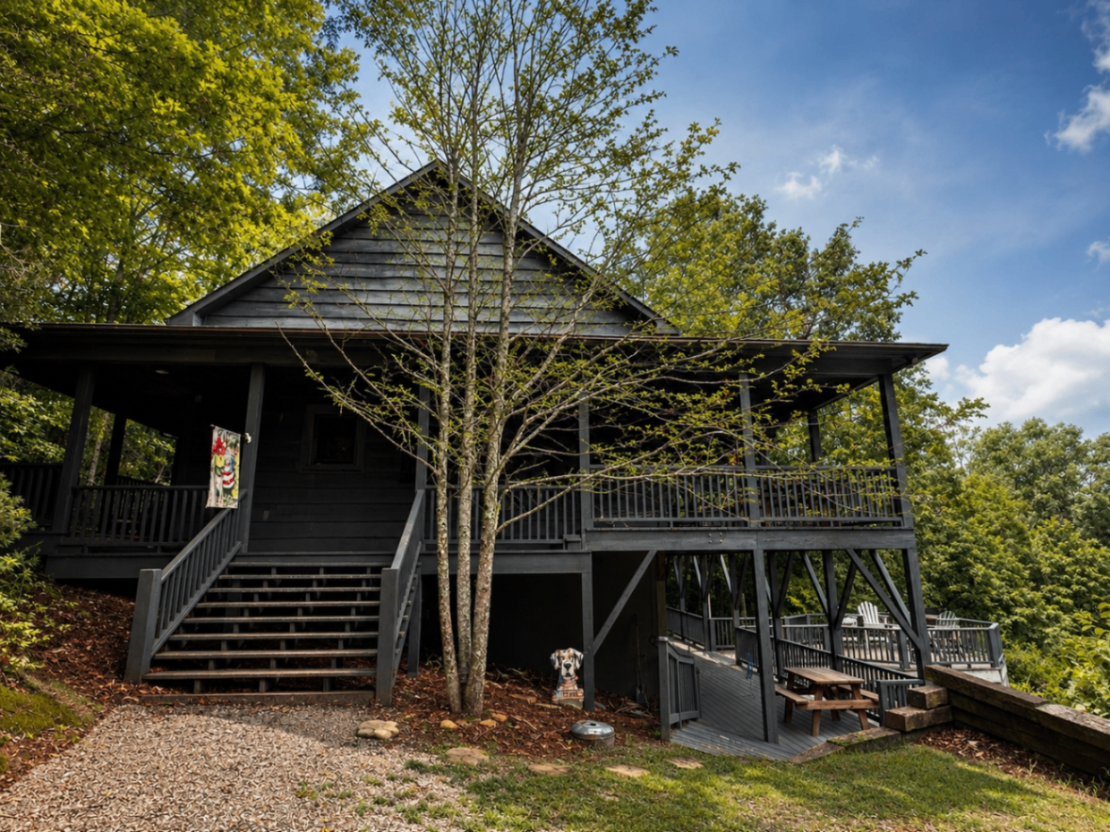 Front exterior of The Great Dane cabin